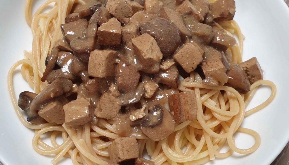 Smoked Tofu in Mushroom Sauce in Spaghett