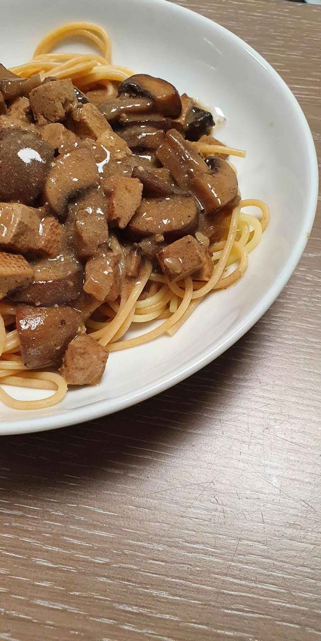 Smoked Tofu in Mushroom Sauce in Spaghetti